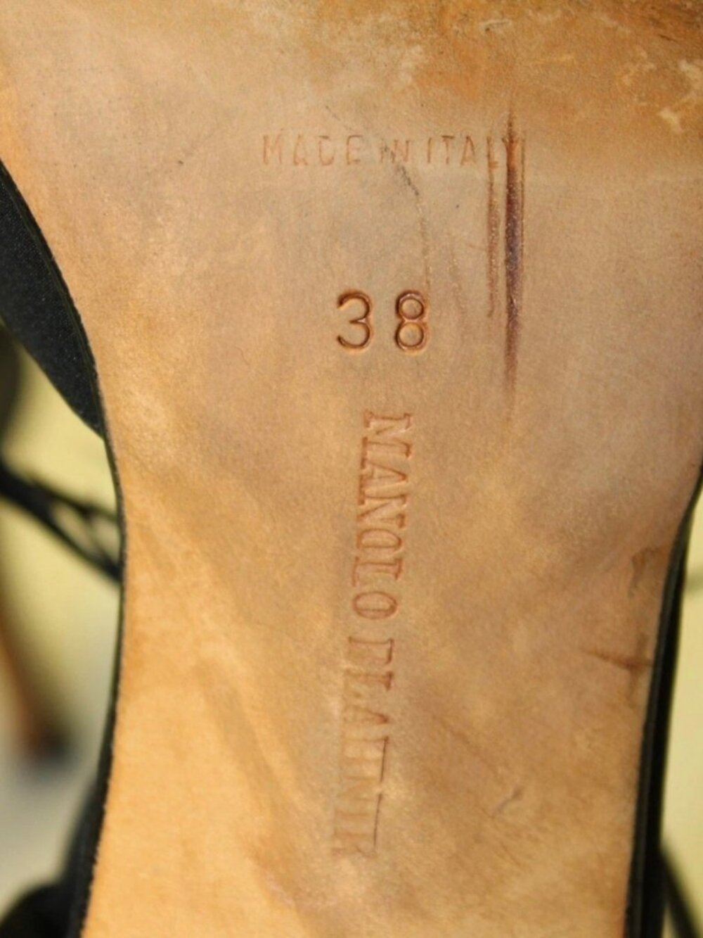 Manolo Blahnik Black Feather Heels 8 - Picture 9 of 11